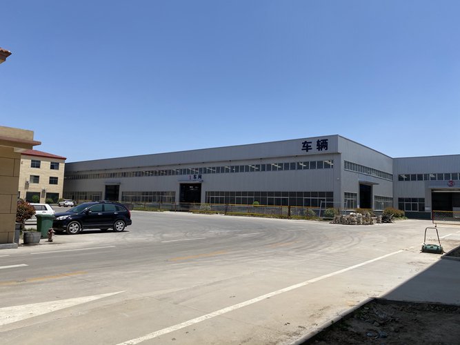 梁山掛車廠房場景