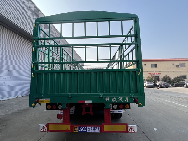 倉(cāng)欄半掛車